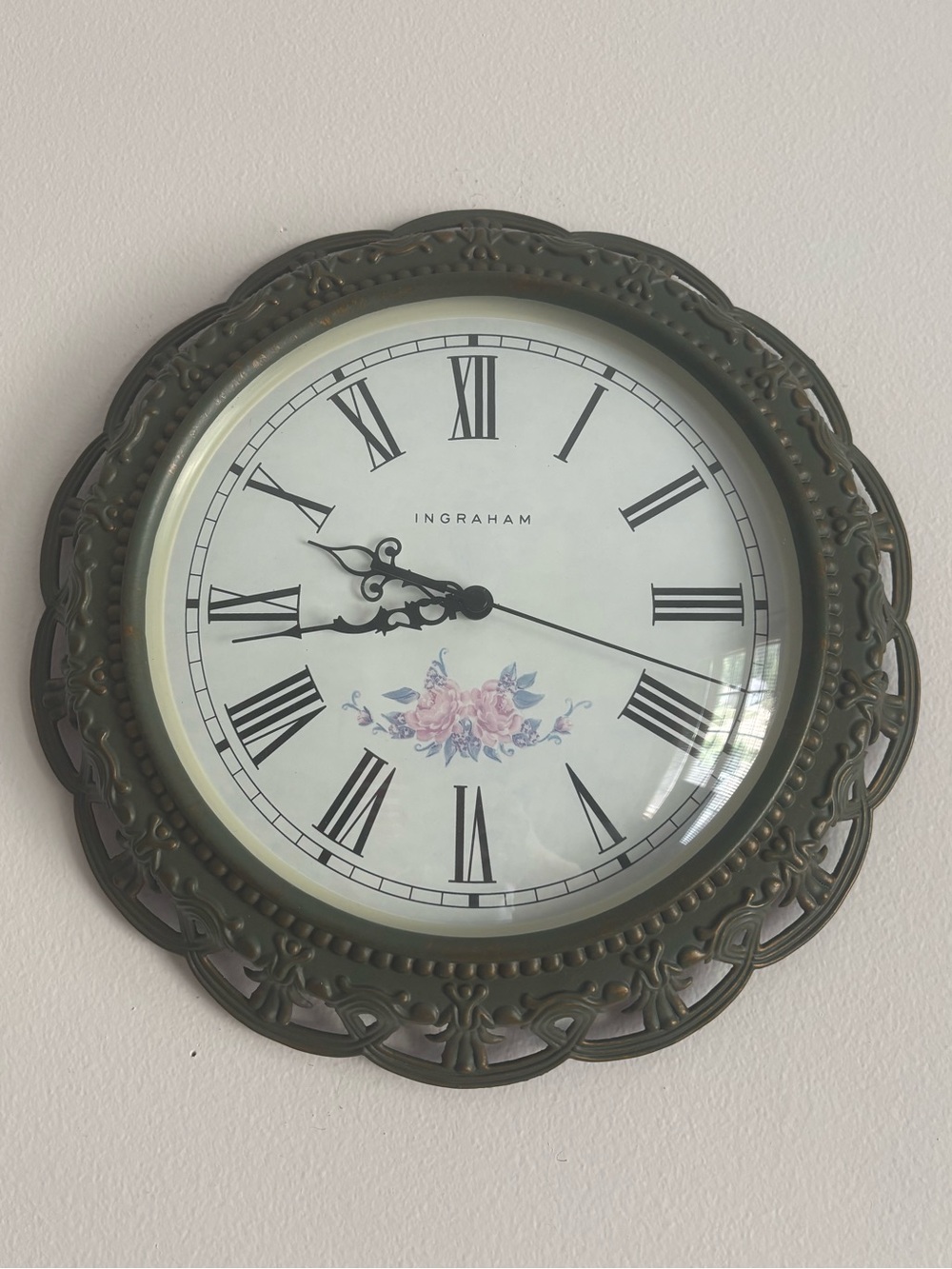 Vintage Style Ingraham Ornate Filigree Floral Design Quartz Wall Clock 10 in